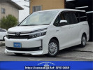 Toyota Voxy ZWR80G