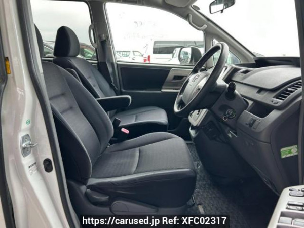 Used 2008 AT toyota voxy ZRR70W Image[12]