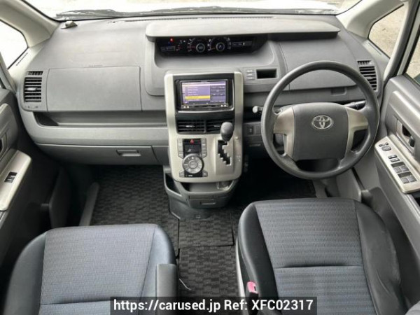 Used 2008 AT toyota voxy ZRR70W Image[19]