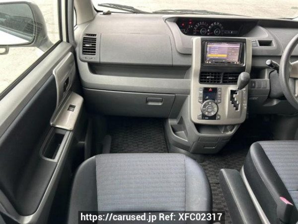 Used 2008 AT toyota voxy ZRR70W Image[20]
