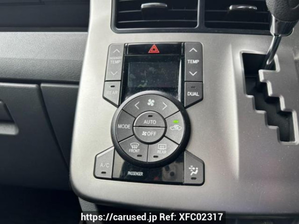 Used 2008 AT toyota voxy ZRR70W Image[25]