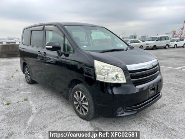 Used 2007 AT toyota noah ZRR70G Image[0]
