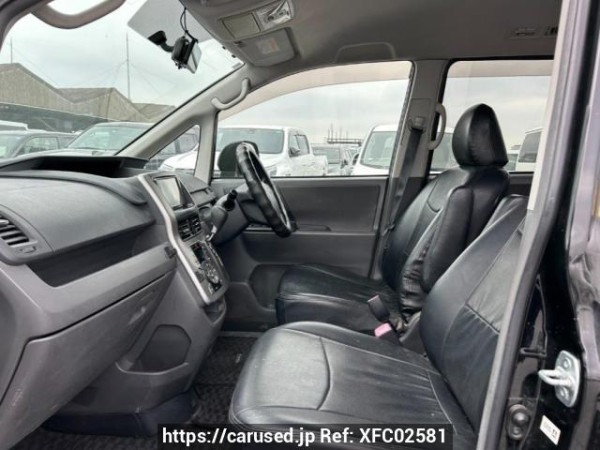 Used 2007 AT toyota noah ZRR70G Image[13]