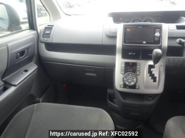 Used 2007 AT toyota noah ZRR70G Image[17]