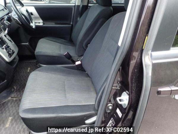 Used 2010 AT toyota voxy ZRR75W Image[10]
