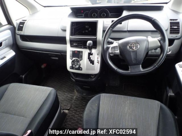 Used 2010 AT toyota voxy ZRR75W Image[15]