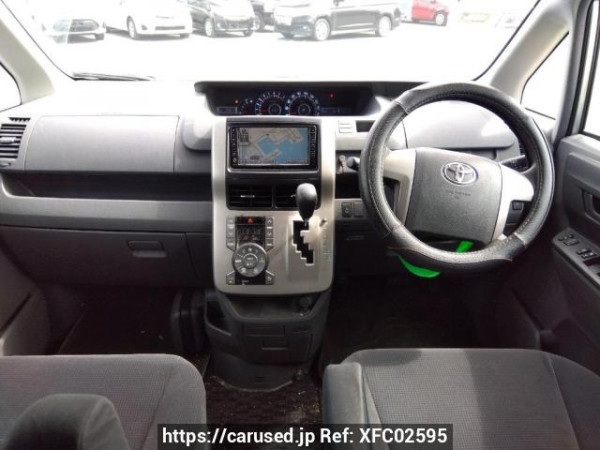 Used 2008 AT toyota noah ZRR70G Image[18]