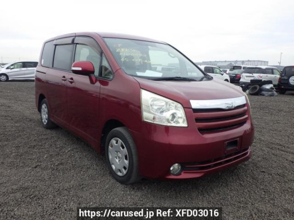 Used 2008 AT toyota noah ZRR70G Image[0]