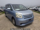 Toyota Noah ZRR70G