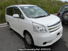 Toyota Noah ZRR75G