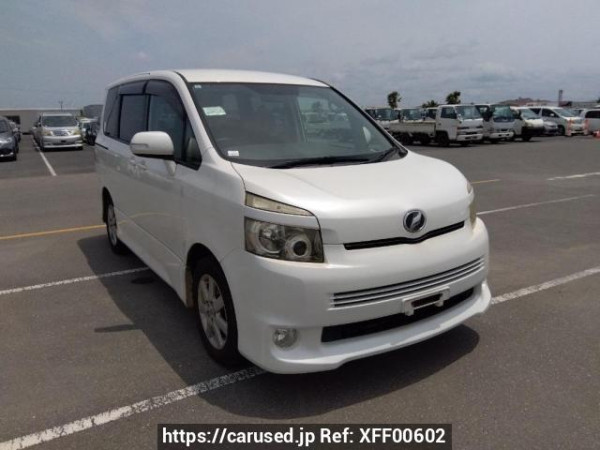 Used 2008 AT toyota voxy ZRR70W Image[0]