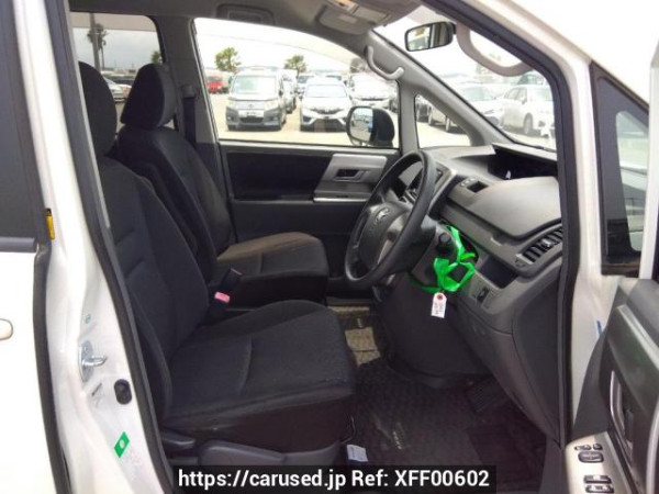 Used 2008 AT toyota voxy ZRR70W Image[13]