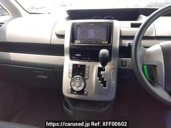 Used 2008 AT toyota voxy ZRR70W Image[23]