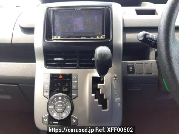 Used 2008 AT toyota voxy ZRR70W Image[24]