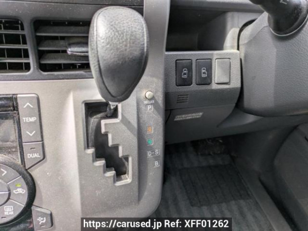 Used 2009 AT toyota noah ZRR70G Image[26]