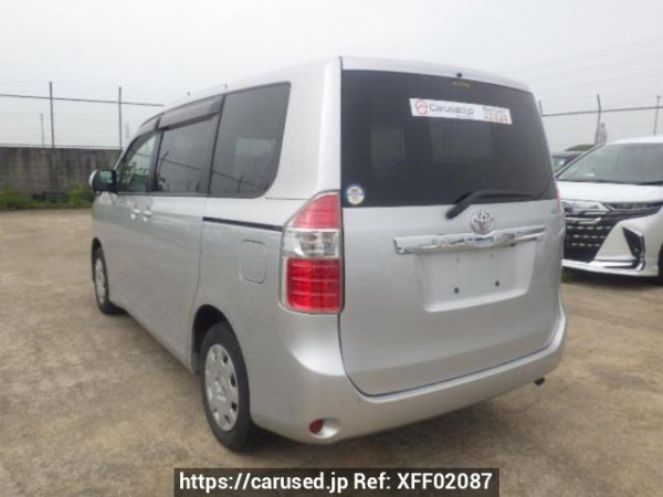 Used 2007 AT toyota noah ZRR70G Image[4]