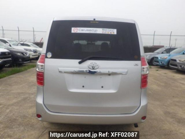 Used 2007 AT toyota noah ZRR70G Image[5]