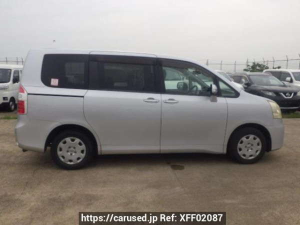Used 2007 AT toyota noah ZRR70G Image[7]