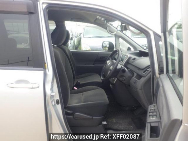 Used 2007 AT toyota noah ZRR70G Image[11]