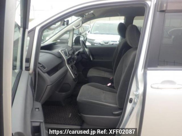 Used 2007 AT toyota noah ZRR70G Image[12]