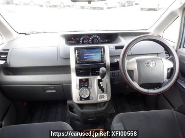 Used 2008 AT toyota voxy ZRR70G Image[17]