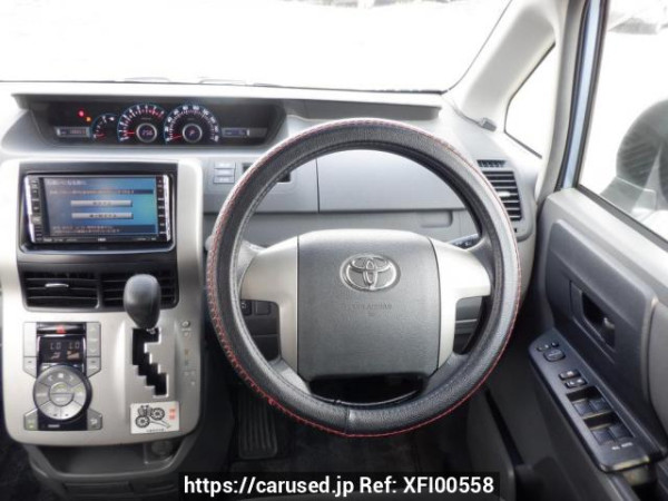 Used 2008 AT toyota voxy ZRR70G Image[19]