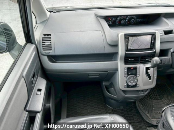 Used 2008 AT toyota voxy ZRR70G Image[20]