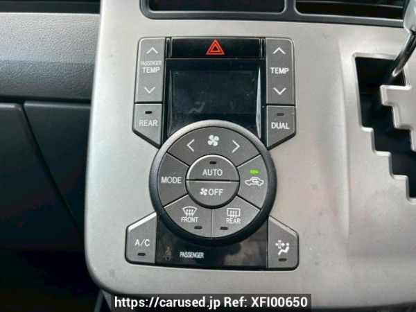 Used 2008 AT toyota voxy ZRR70G Image[27]