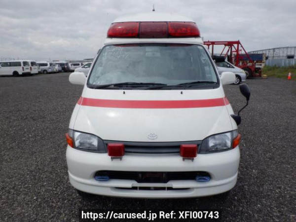 Used 2005 AT toyota granvia VCH38S Image[1]
