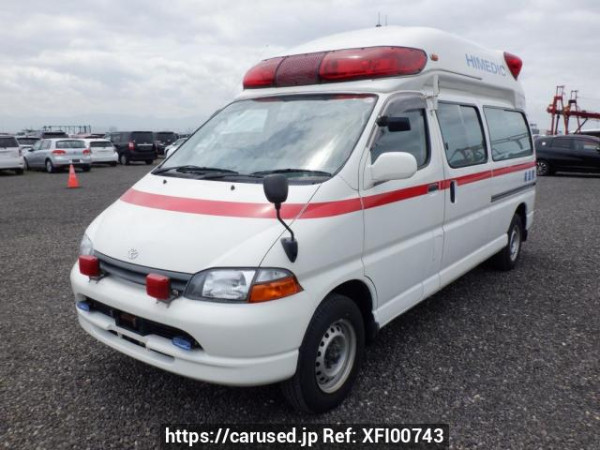 Used 2005 AT toyota granvia VCH38S Image[2]