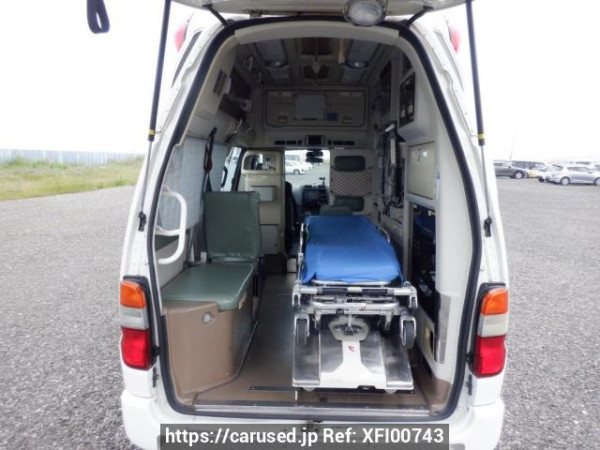 Used 2005 AT toyota granvia VCH38S Image[8]
