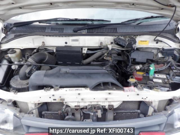 Used 2005 AT toyota granvia VCH38S Image[9]