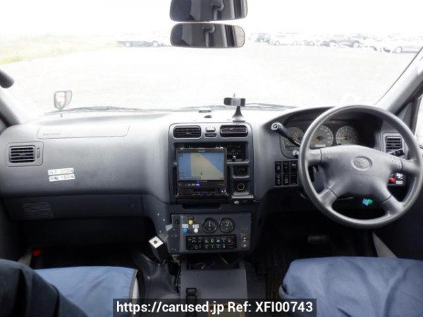 Used 2005 AT toyota granvia VCH38S Image[15]