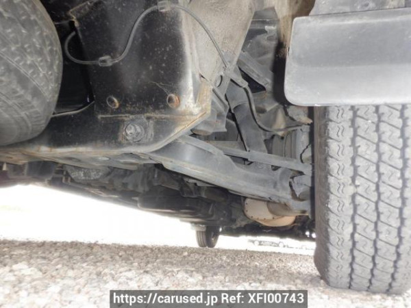 Used 2005 AT toyota granvia VCH38S Image[37]