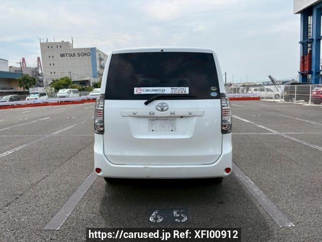 Buy Used 2010 Toyota Voxy ZRR70G (XFI00912) - Carused.jp