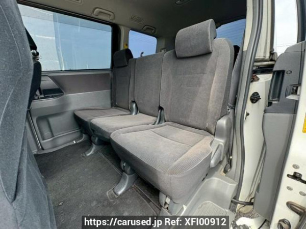 Used 2010 AT toyota voxy ZRR70G Image[15]