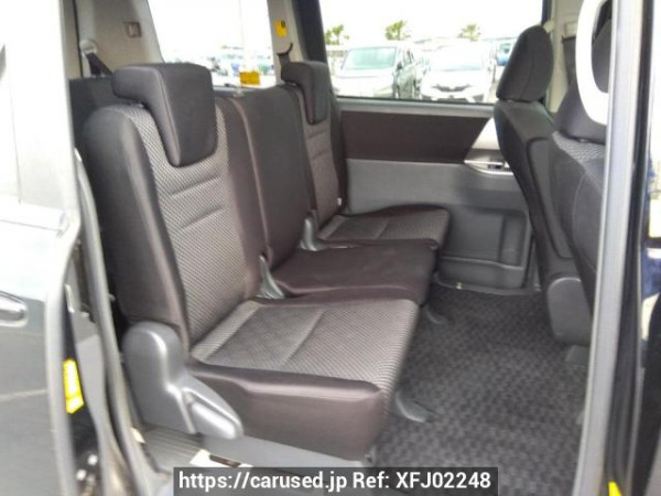 Used 2009 AT toyota noah ZRR70W Image[13]