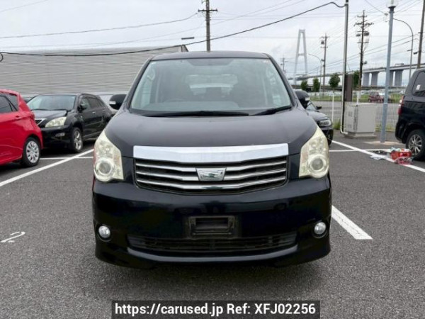 Used 2010 AT toyota noah ZRR70G Image[1]