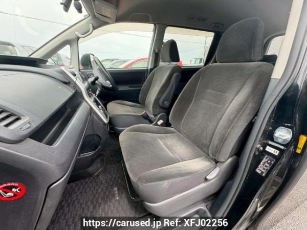 Used 2010 AT toyota noah ZRR70G Image[14]