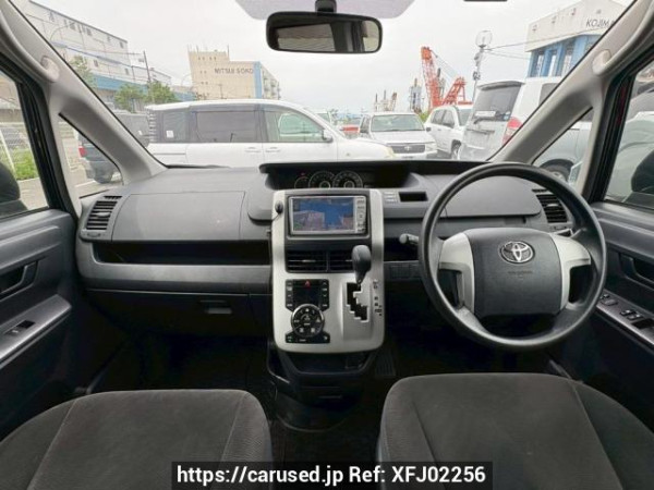 Used 2010 AT toyota noah ZRR70G Image[19]