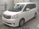 Toyota Noah ZRR70G