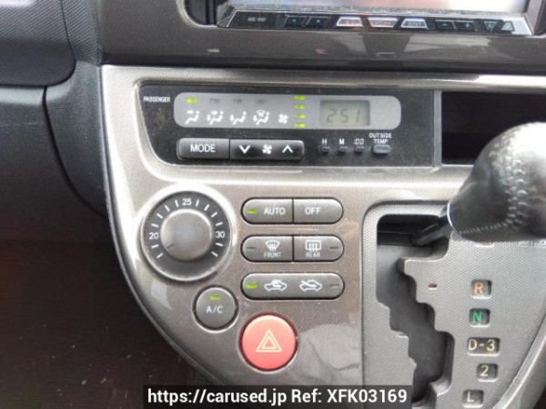 Used 2004 AT toyota wish ZNE10G Image[24]