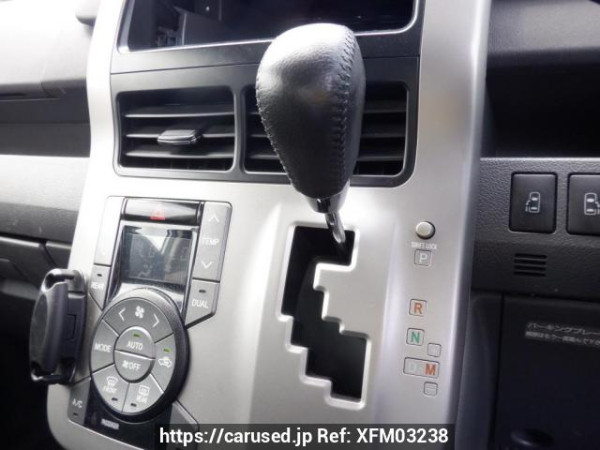 Used 2010 AT toyota voxy ZRR70W Image[22]