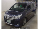 Toyota Noah ZWR80W