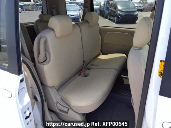 Used 2004 AT toyota sienta NCP81G Image[15]
