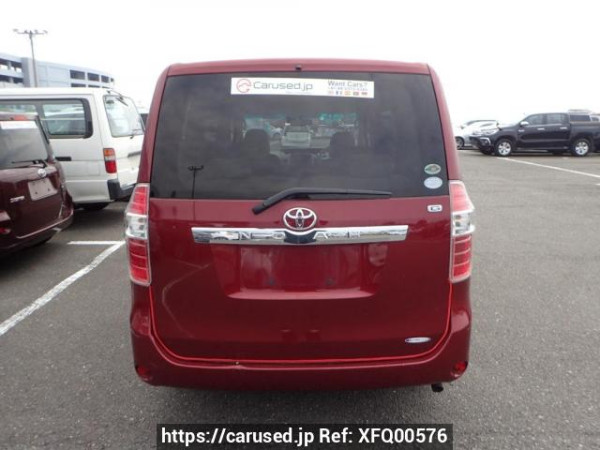 Used 2007 AT toyota noah ZRR70G Image[4]