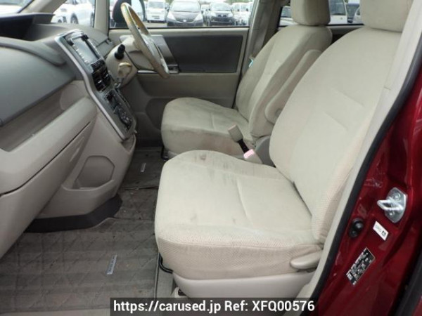 Used 2007 AT toyota noah ZRR70G Image[10]