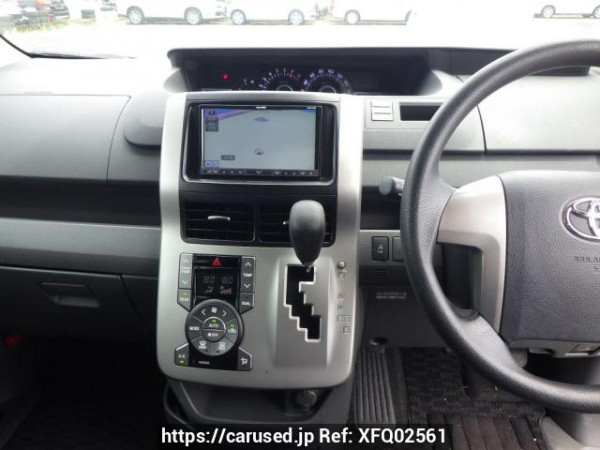 Used 2008 AT toyota noah ZRR70W Image[31]