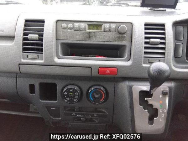 Used 2005 AT toyota regiusace-van TRH200K Image[21]