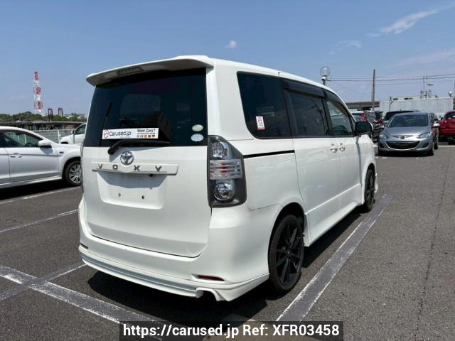 Comprar usado 2008 Toyota Voxy ZRR70W (XFR03458) - Carused.jp
